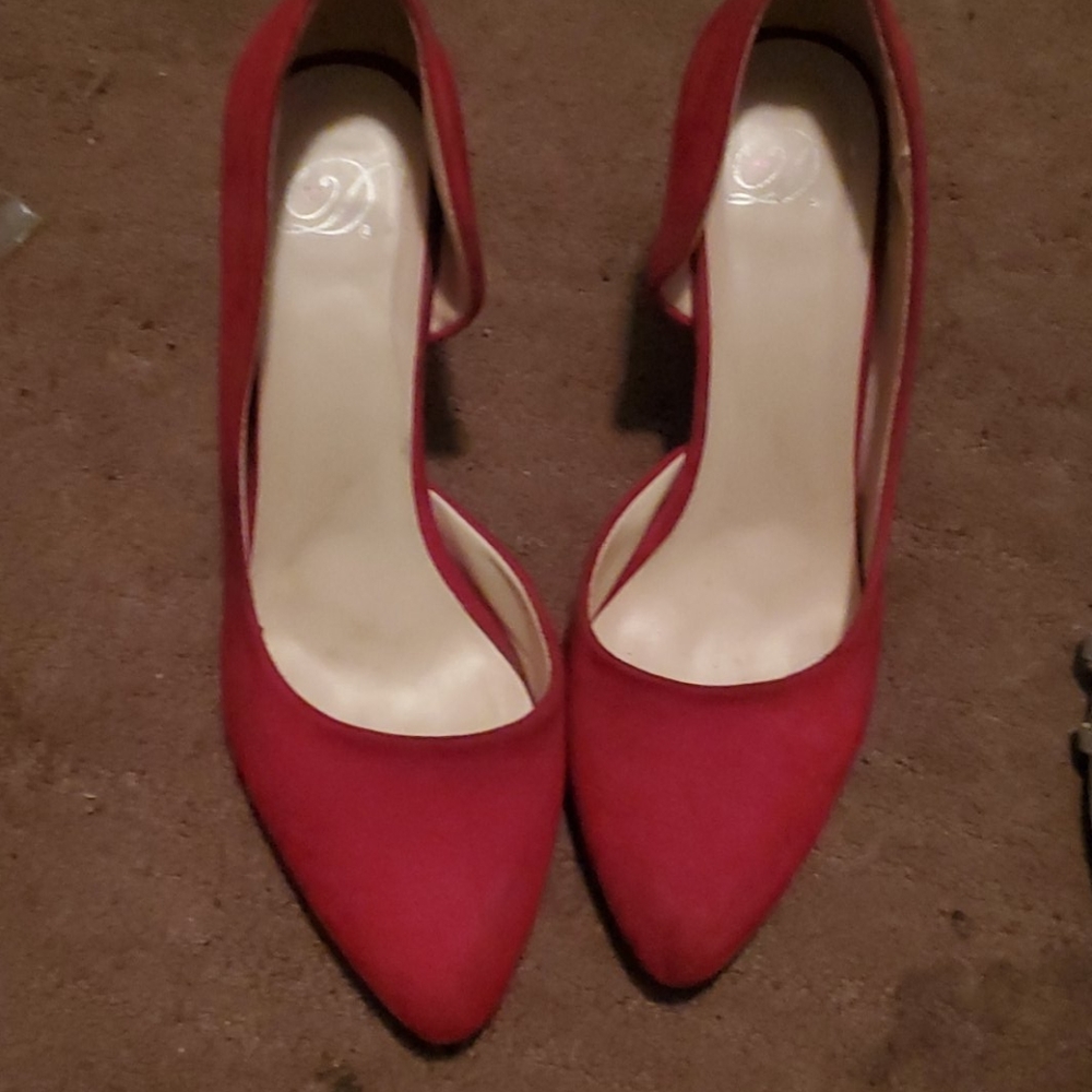 Red suede Pumps - Picture 1 of 1